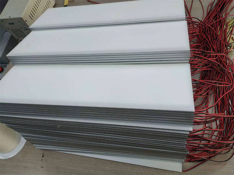 地鐵廣告機(jī)導(dǎo)光板